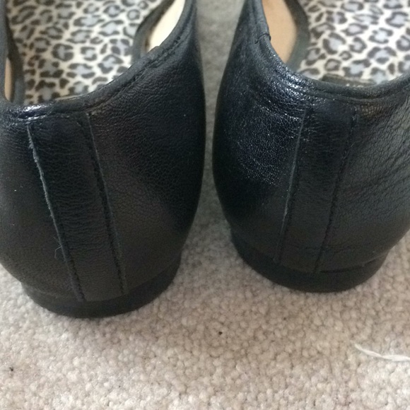MICHAEL KORS BLACK OPEN TOE FLATS - Picture 3 of 4